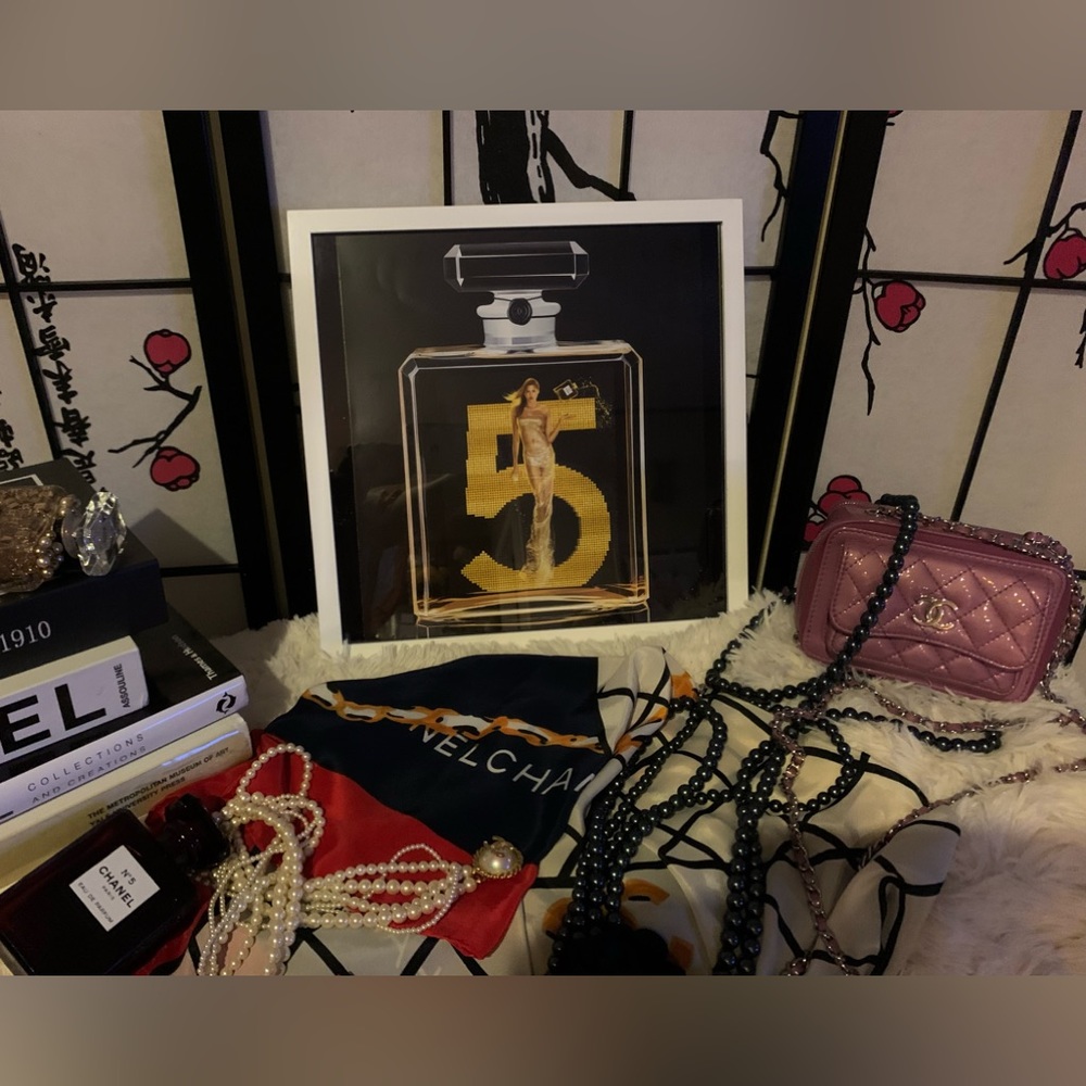 Gorgeous CHANEL N’5 photograph quality printed image.Estella Warren model.🥰😍